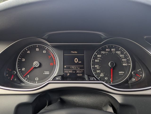 2013 Audi A4 4dr Sedan Automatic quattro 2.0T Premium - 22907625 - 24