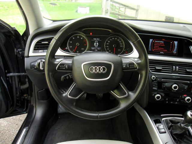 2013 Audi A4 4dr Sedan Manual quattro 2.0T Premium Plus - 23015091 - 17