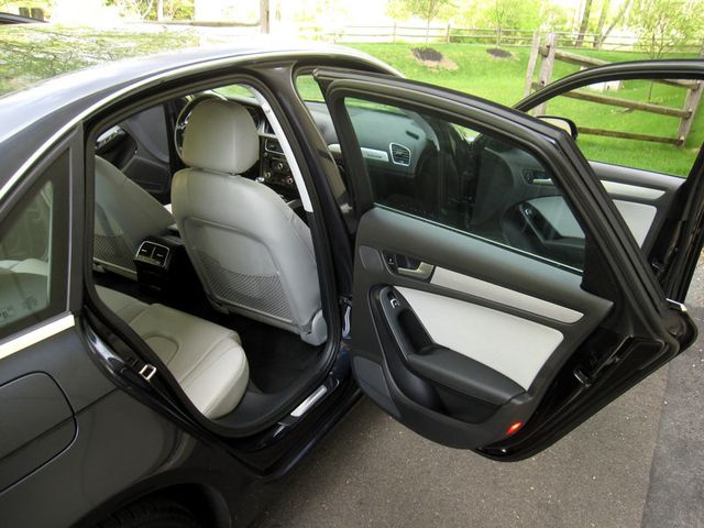 2013 Audi A4 4dr Sedan Manual quattro 2.0T Premium Plus - 23015091 - 24