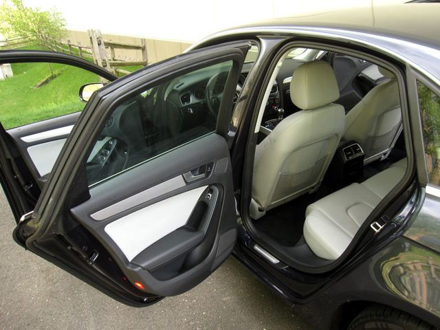 2013 Audi A4 4dr Sedan Manual quattro 2.0T Premium Plus - 23015091 - 25