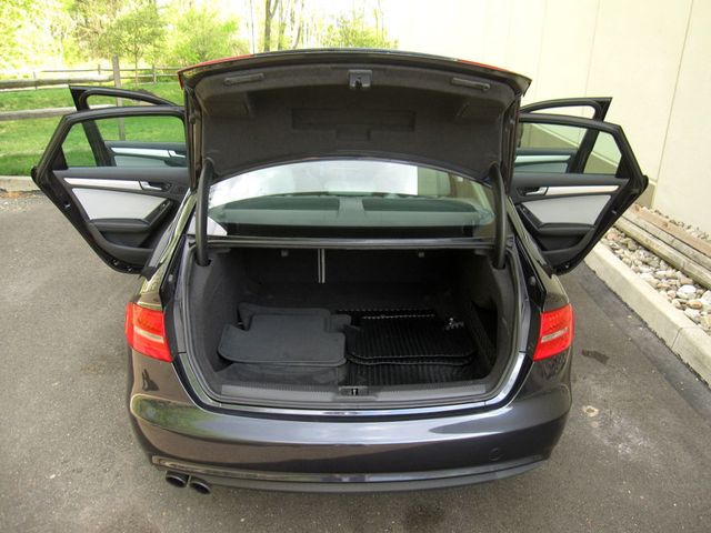 2013 Audi A4 4dr Sedan Manual quattro 2.0T Premium Plus - 23015091 - 28