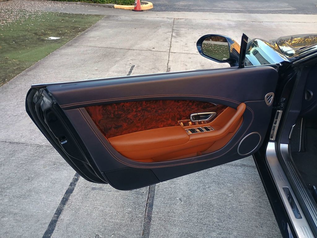 2013 Bentley Continental GT 2dr Convertible - 22950361 - 11