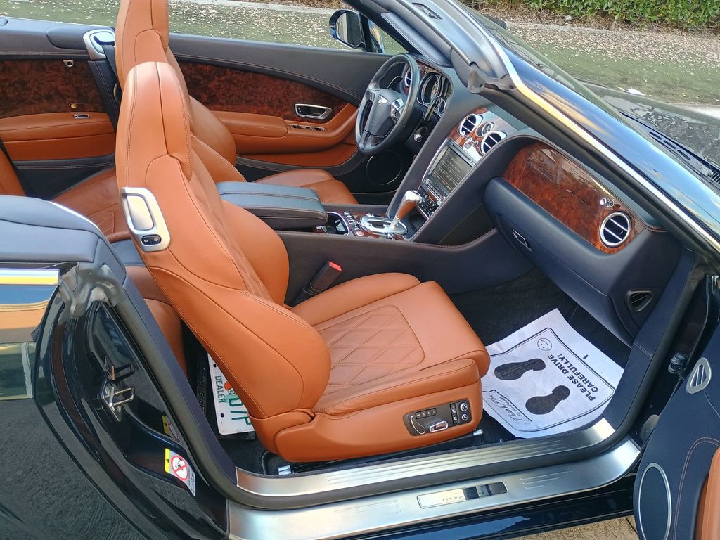 2013 Bentley Continental GT 2dr Convertible - 22950361 - 29