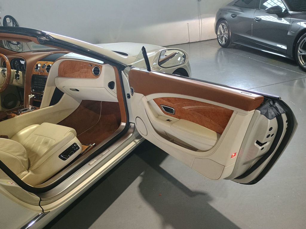 2013 Bentley Continental GT 2dr Convertible Clean Carfax - 23022896 - 40