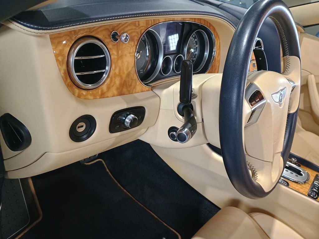 2013 Bentley Continental GT 2dr Convertible Mulliner Clean Carfax - 23076123 - 19