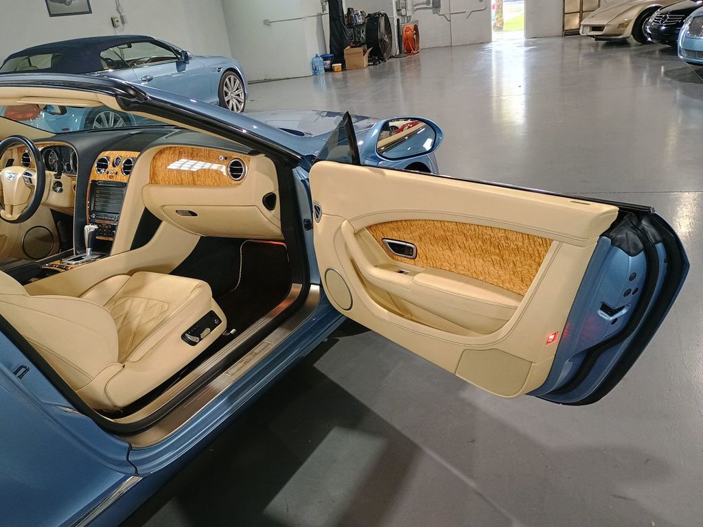 2013 Bentley Continental GT 2dr Convertible Mulliner Clean Carfax - 23076123 - 40