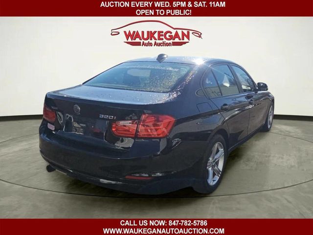 2013 BMW 3 Series 320i xDrive - 22985474 - 3