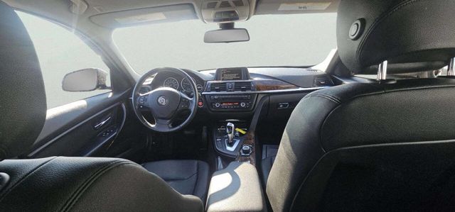 2013 BMW 3 Series 320i xDrive - 22985474 - 7