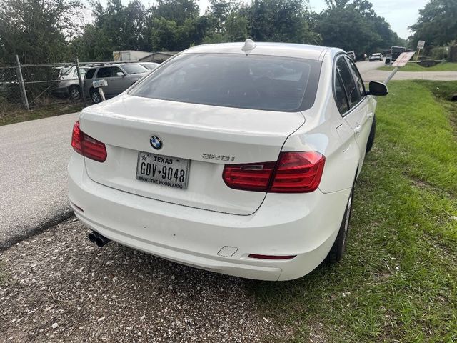 2013 BMW 3 Series 328i - 22919533 - 3
