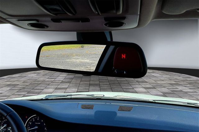 2013 BMW 3 Series 328i - 22916325 - 28