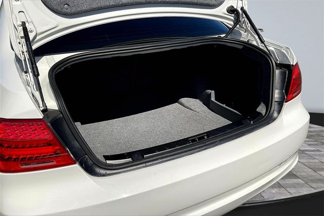 2013 BMW 3 Series 328i - 22916325 - 31