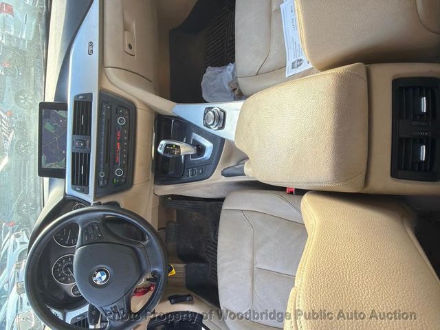 2013 BMW 3 Series 328i xDrive - 22967632 - 8