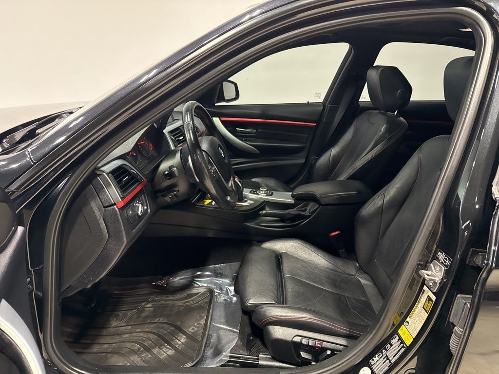 2013 BMW 3 Series 328i xDrive - 22988301 - 24