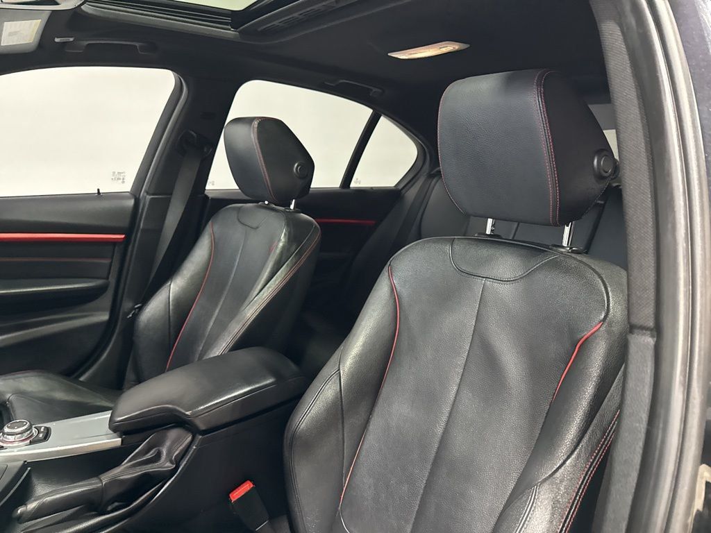 2013 BMW 3 Series 328i xDrive - 22988301 - 28