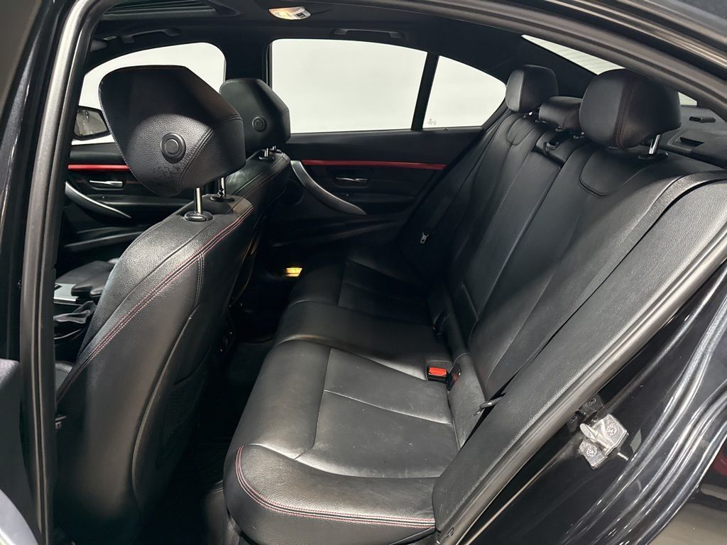 2013 BMW 3 Series 328i xDrive - 22988301 - 32