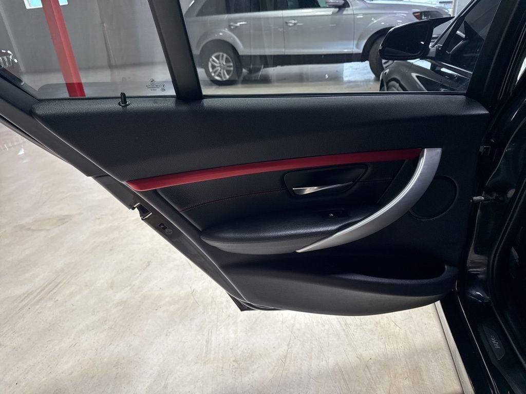 2013 BMW 3 Series 328i xDrive - 22988301 - 35