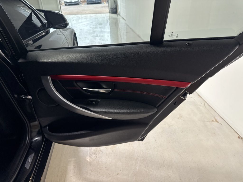 2013 BMW 3 Series 328i xDrive - 22988301 - 40