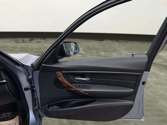 2013 BMW 3 Series 328i xDrive - 23006796 - 11