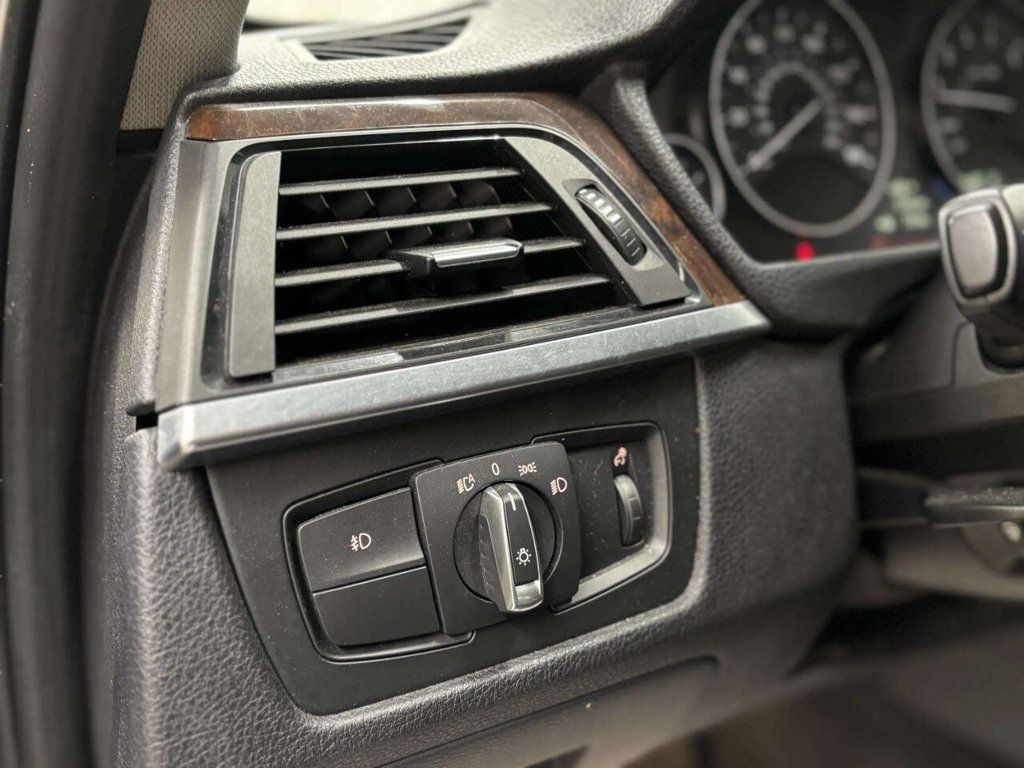 2013 BMW 3 Series 328i xDrive - 23006796 - 20