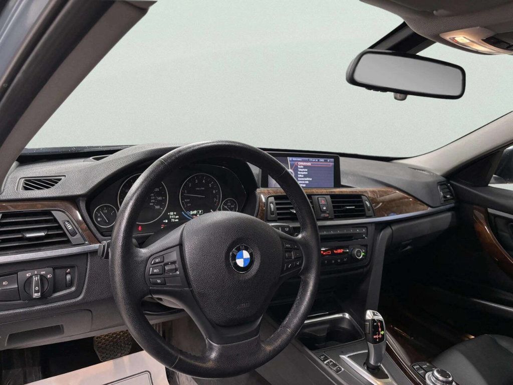 2013 BMW 3 Series 328i xDrive - 23006796 - 3