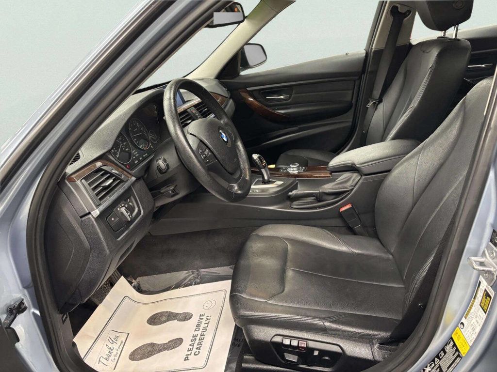 2013 BMW 3 Series 328i xDrive - 23006796 - 4