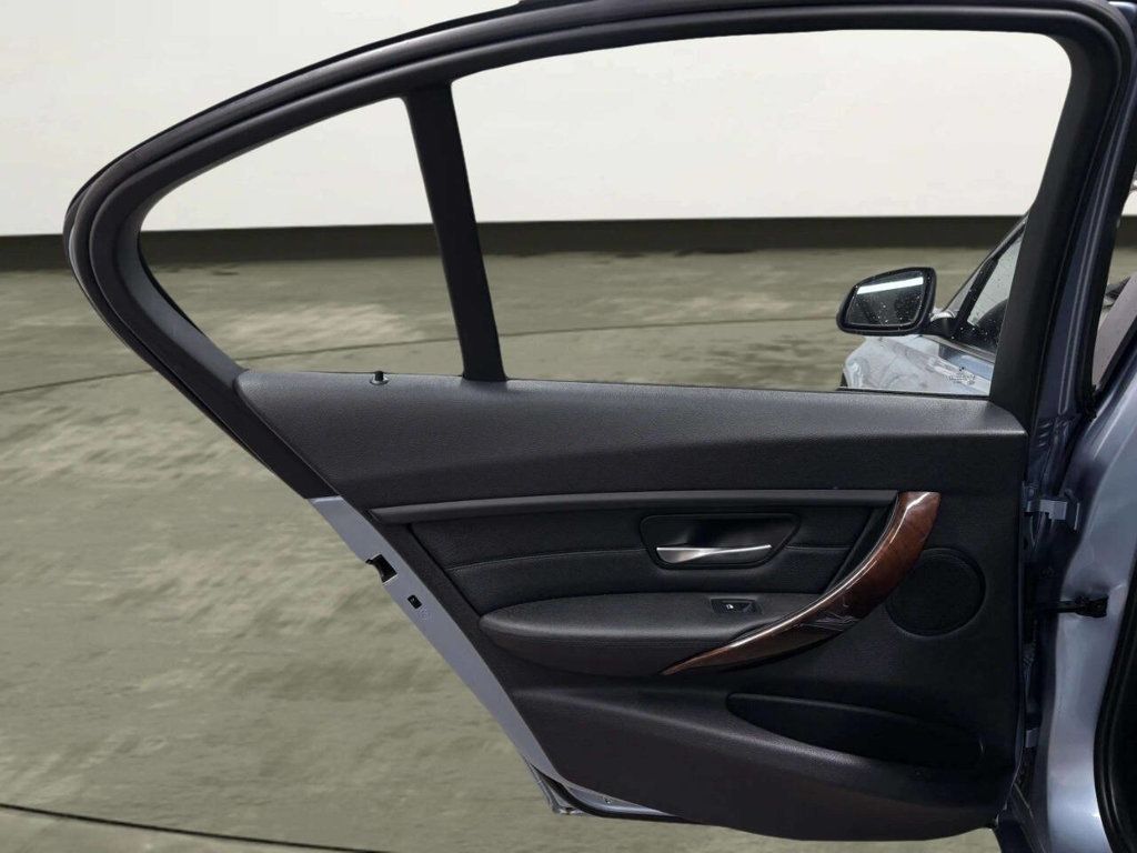 2013 BMW 3 Series 328i xDrive - 23006796 - 5