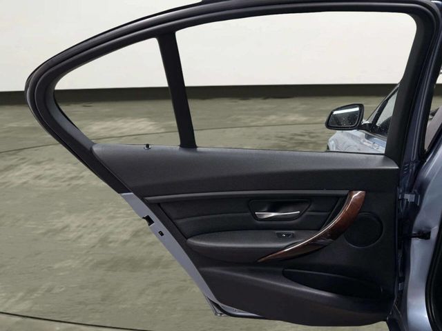 2013 BMW 3 Series 328i xDrive - 23006796 - 5