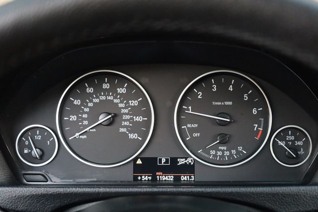 2013 BMW 3 Series 328i xDrive - 22949440 - 35