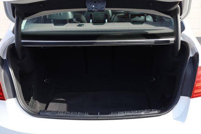 2013 BMW 3 Series 328i xDrive - 22958284 - 9