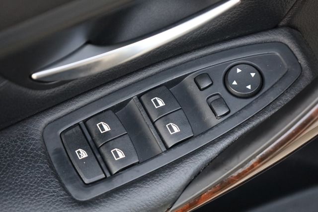 2013 BMW 3 Series 328i xDrive - 22958284 - 31