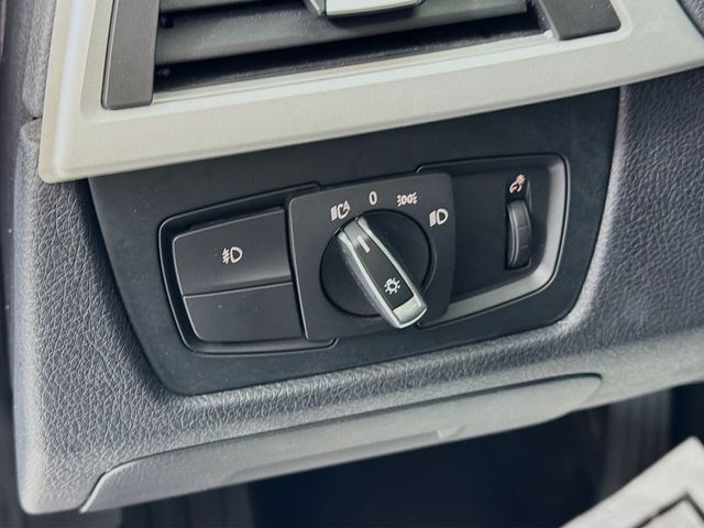 2013 BMW 3 Series 328i xDrive - 22996185 - 9