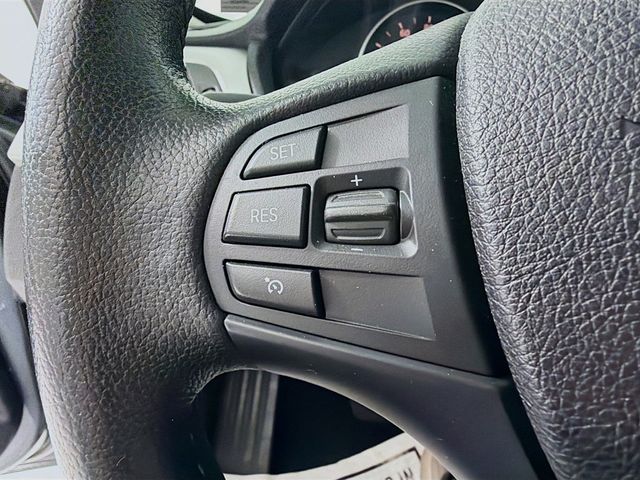 2013 BMW 3 Series 328i xDrive - 22996185 - 10