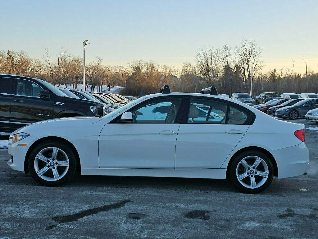 2013 BMW 3 Series 328i xDrive - 22967086 - 14