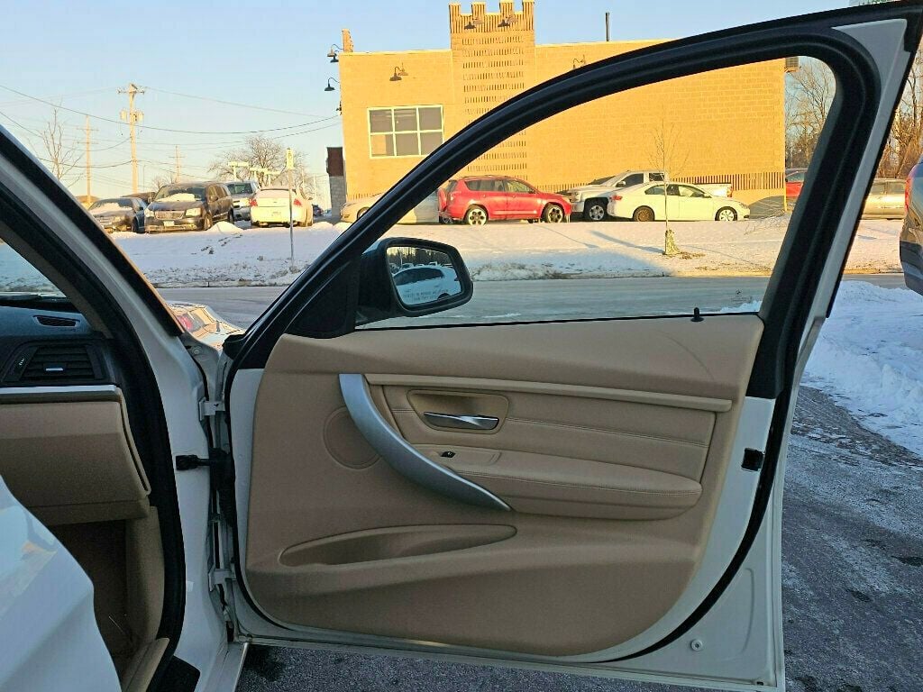 2013 BMW 3 Series 328i xDrive - 22967086 - 19