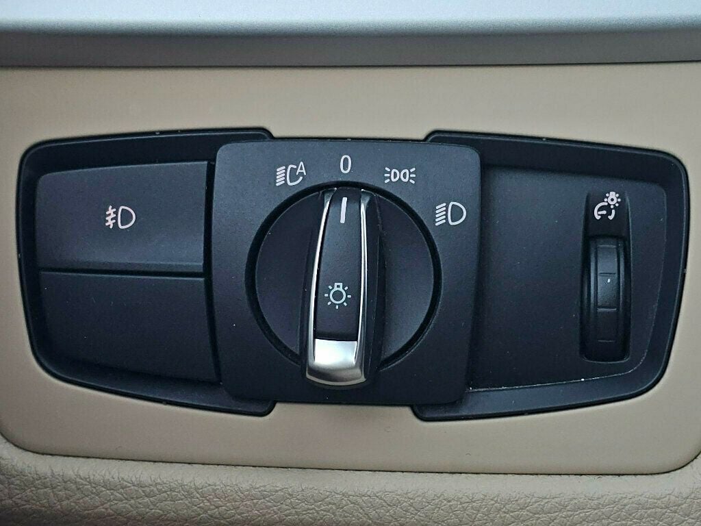 2013 BMW 3 Series 328i xDrive - 22967086 - 32