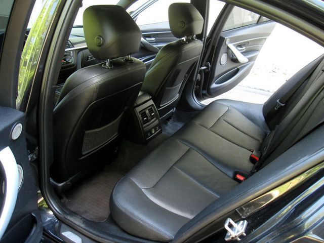 2013 BMW 3 Series 335i xDrive - 23034915 - 31