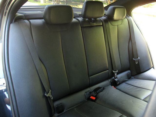 2013 BMW 3 Series 335i xDrive - 23034915 - 32