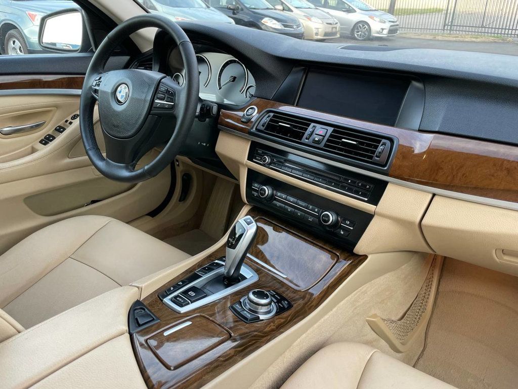 2013 Bmw 528xi 5-Series photo 12