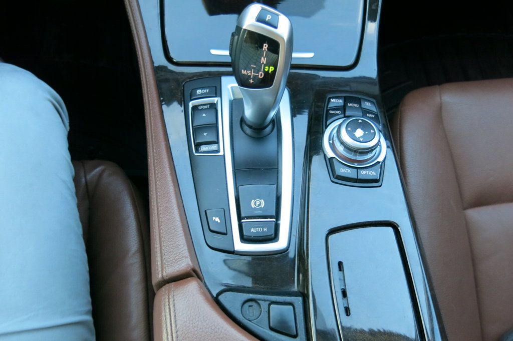 2013 BMW 5 Series 528i - 23055930 - 28