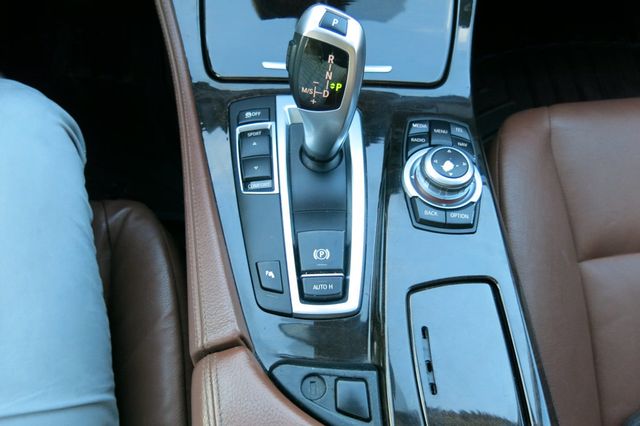 2013 BMW 5 Series 528i - 23055930 - 28