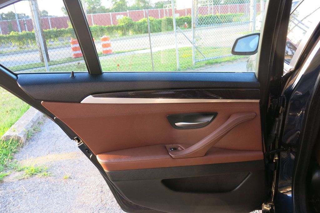 2013 BMW 5 Series 528i - 23055930 - 44