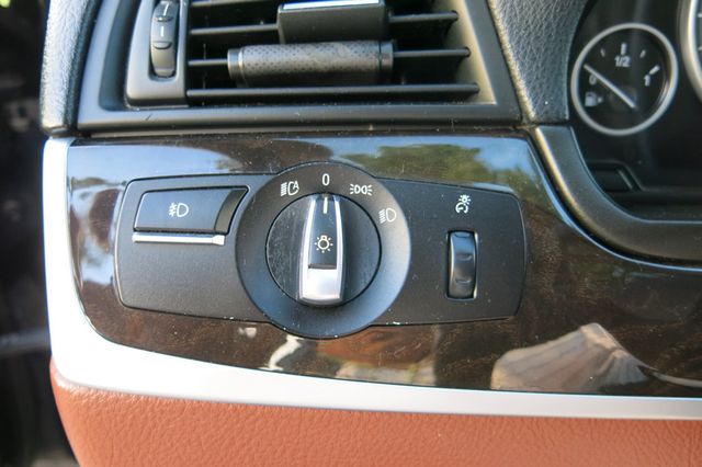 2013 BMW 5 Series 528i - 23055930 - 55