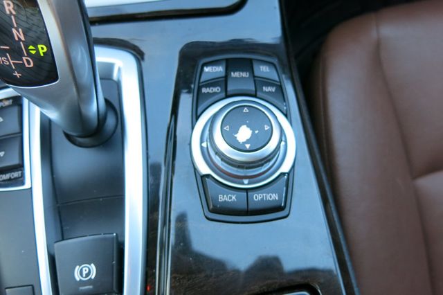 2013 BMW 5 Series 528i - 23055930 - 65