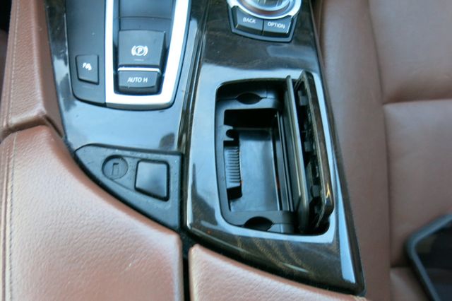 2013 BMW 5 Series 528i - 23055930 - 66