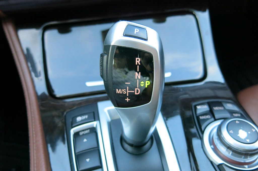 2013 BMW 5 Series 528i - 23055930 - 82