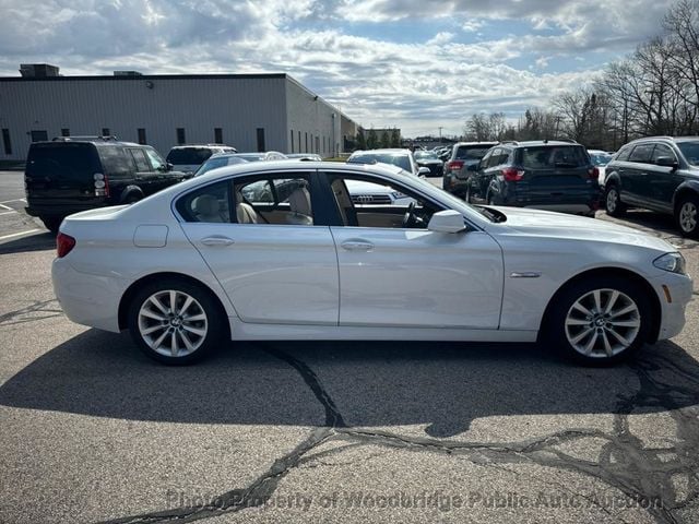 2013 BMW 5 Series 528i xDrive - 22971847 - 14
