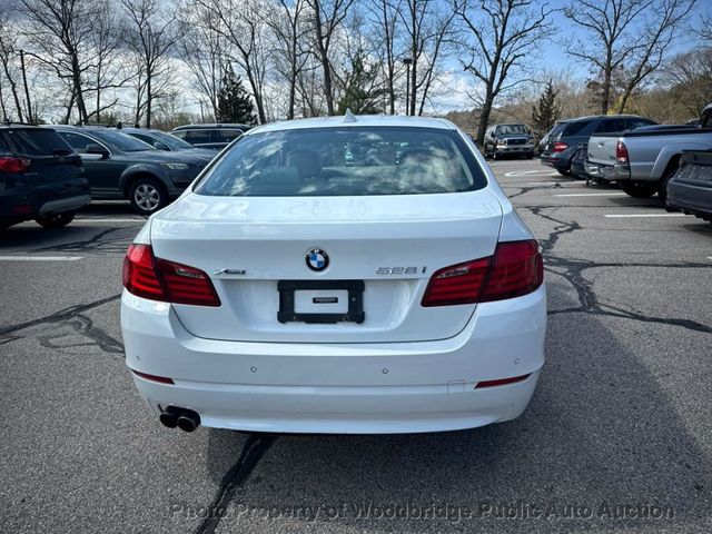2013 BMW 5 Series 528i xDrive - 22971847 - 15