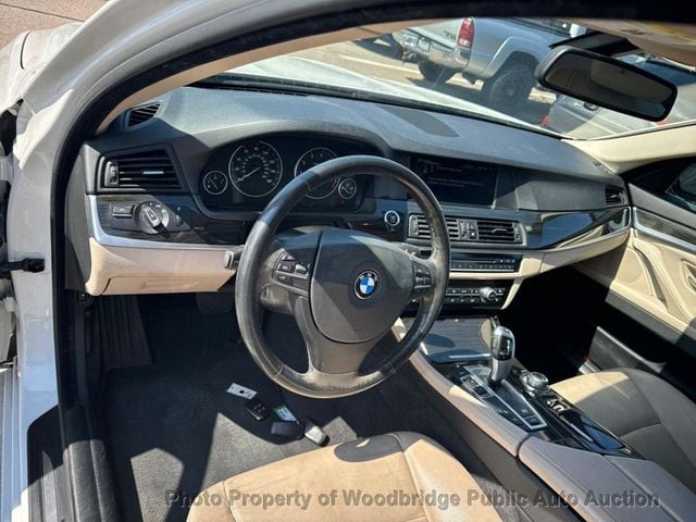 2013 BMW 5 Series 528i xDrive - 22971847 - 21