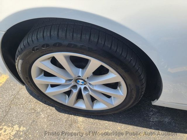 2013 BMW 5 Series 528i xDrive - 22971847 - 6