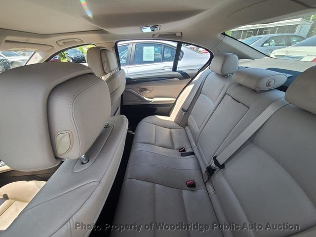 2013 BMW 5 Series 528i xDrive - 22971847 - 8